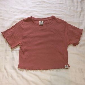 Lucy & Yak cropped lettuce hem t shirt